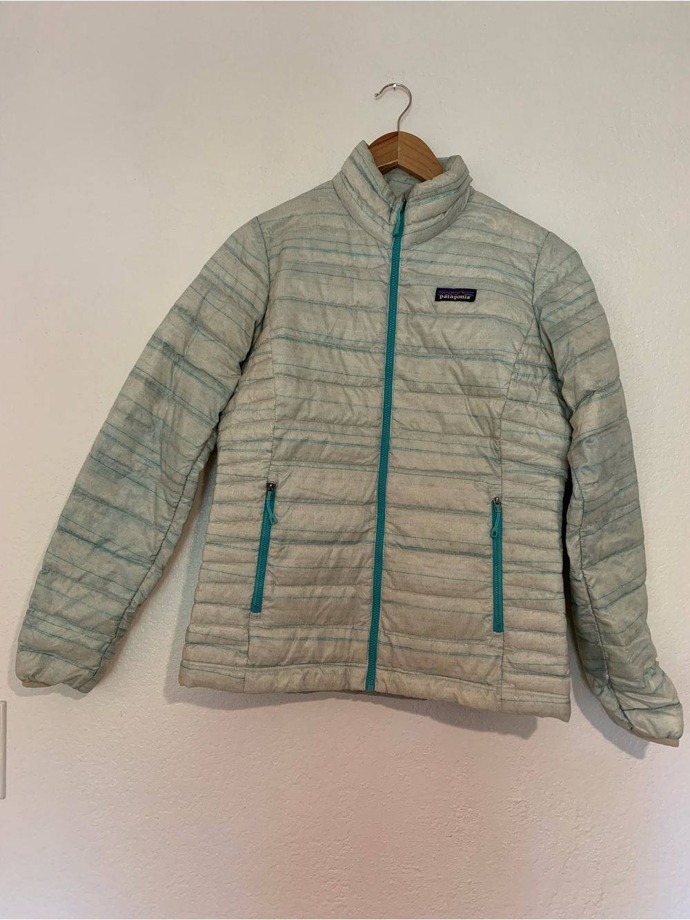 Patagonia Women's Light Mint Quilted Puffer Jacket with Teal Zippers | S